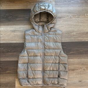 Aritzia TNA The Little Puff taupe vest